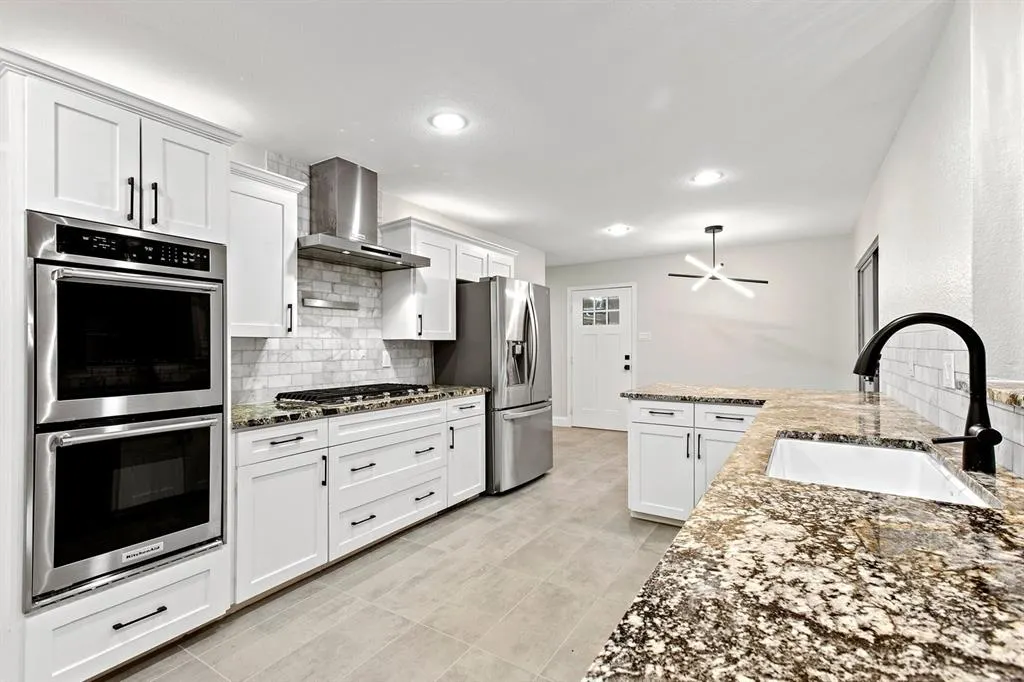 527 E Spring Valley Road