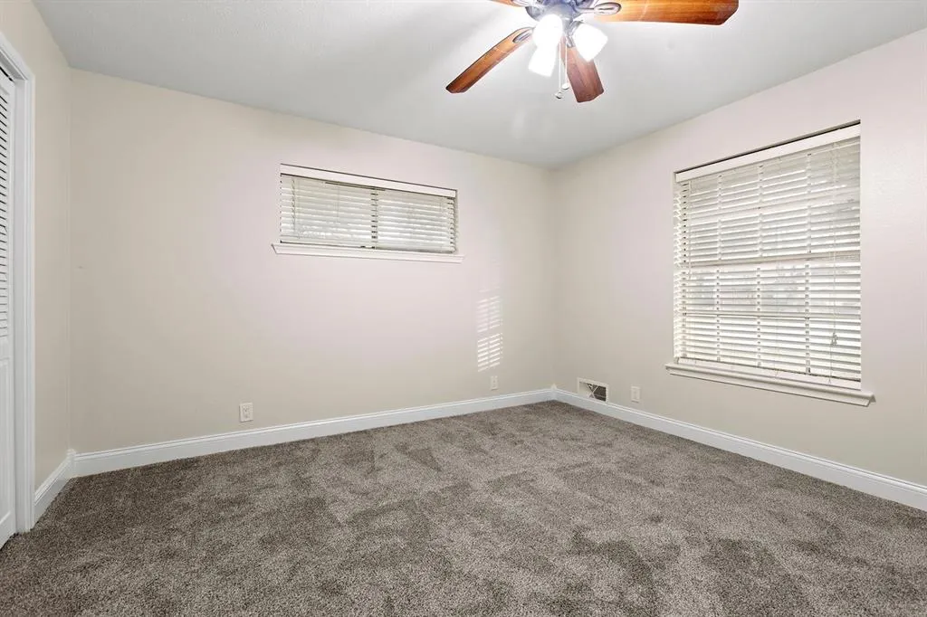 527 E Spring Valley Road