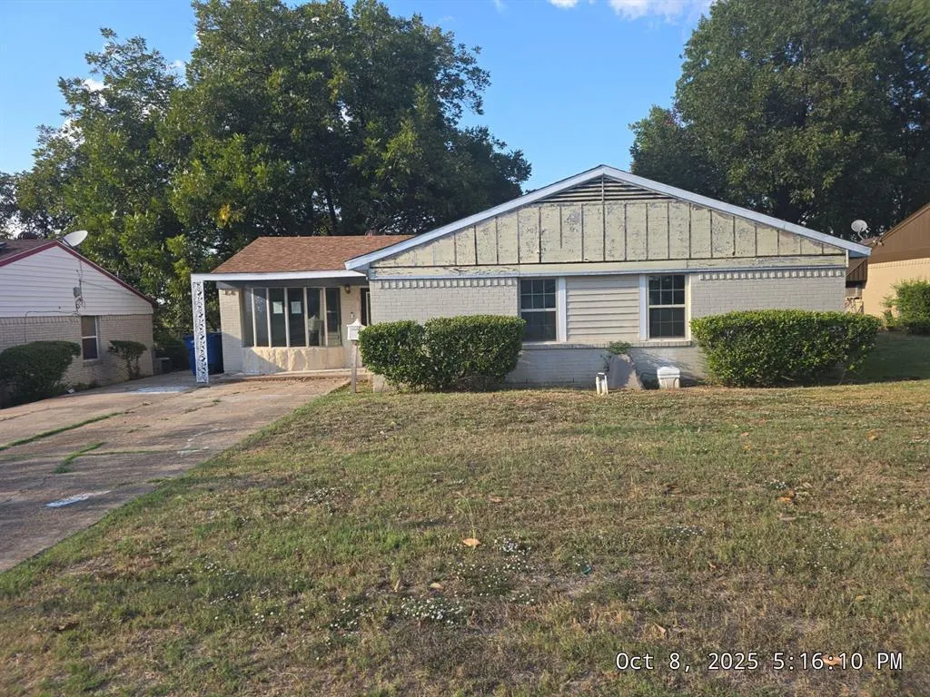 3727 Golden Hills Drive