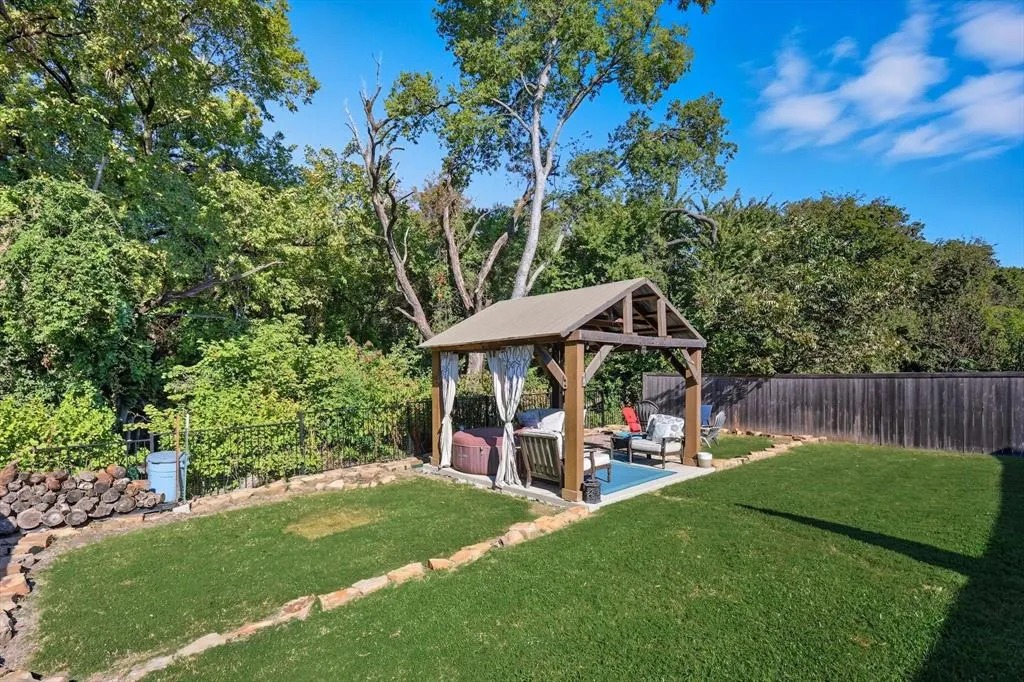 2604 Cypress Point Drive