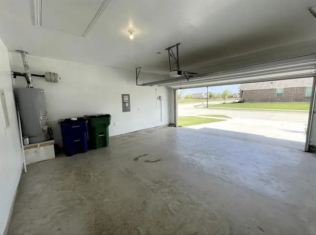 3704 Milkweed Road