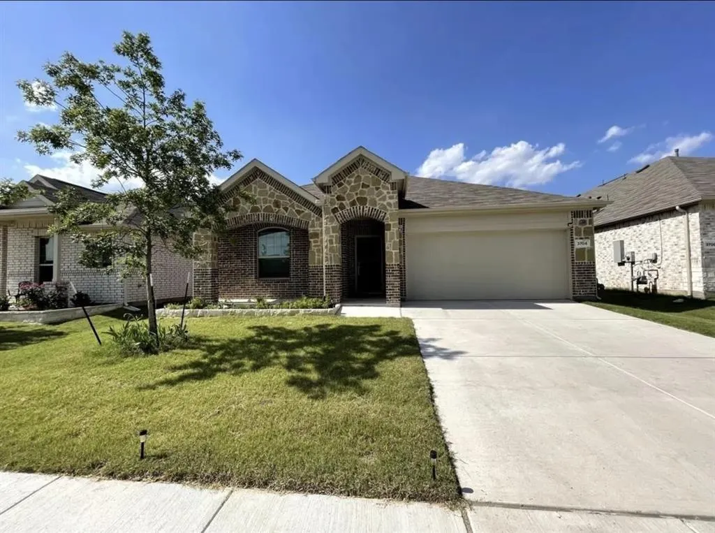 3704 Milkweed Road
