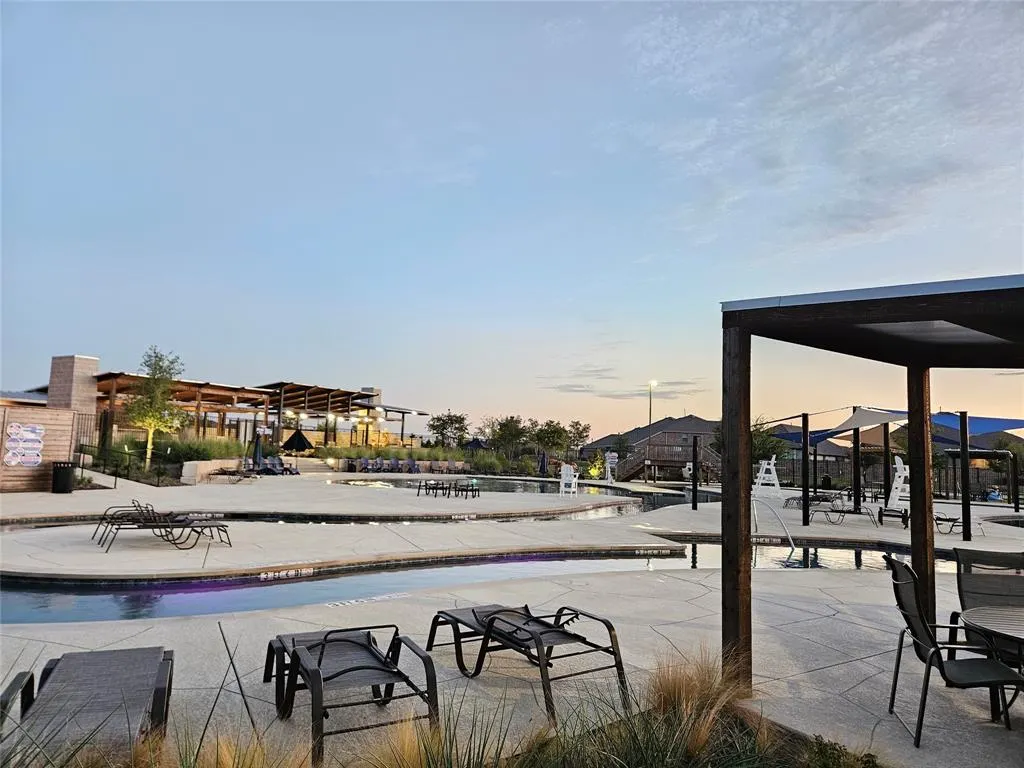 3704 Milkweed Road