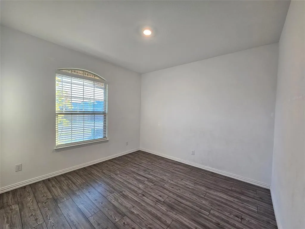3704 Milkweed Road