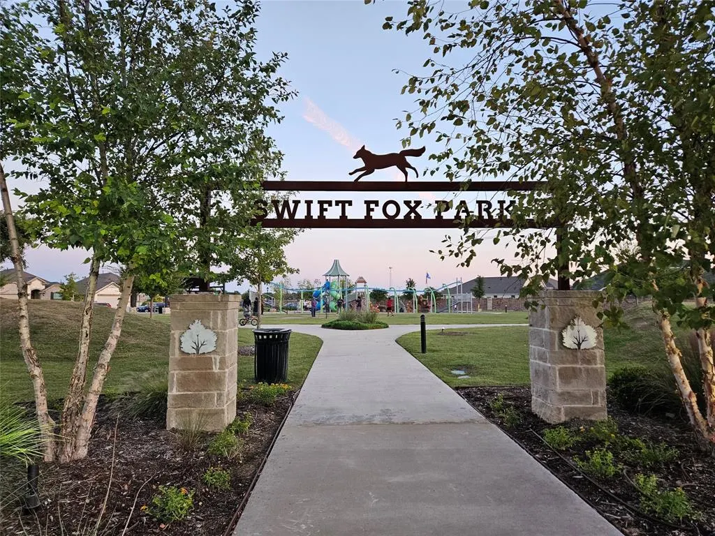 3704 Milkweed Road