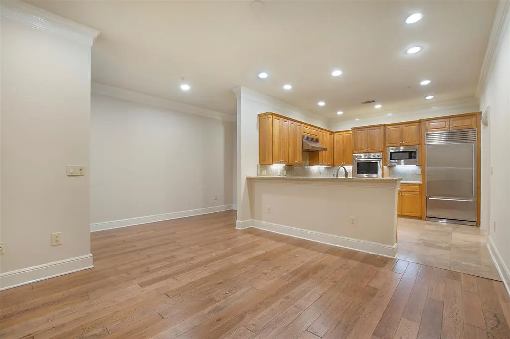 6405 Bandera Avenue, #3A