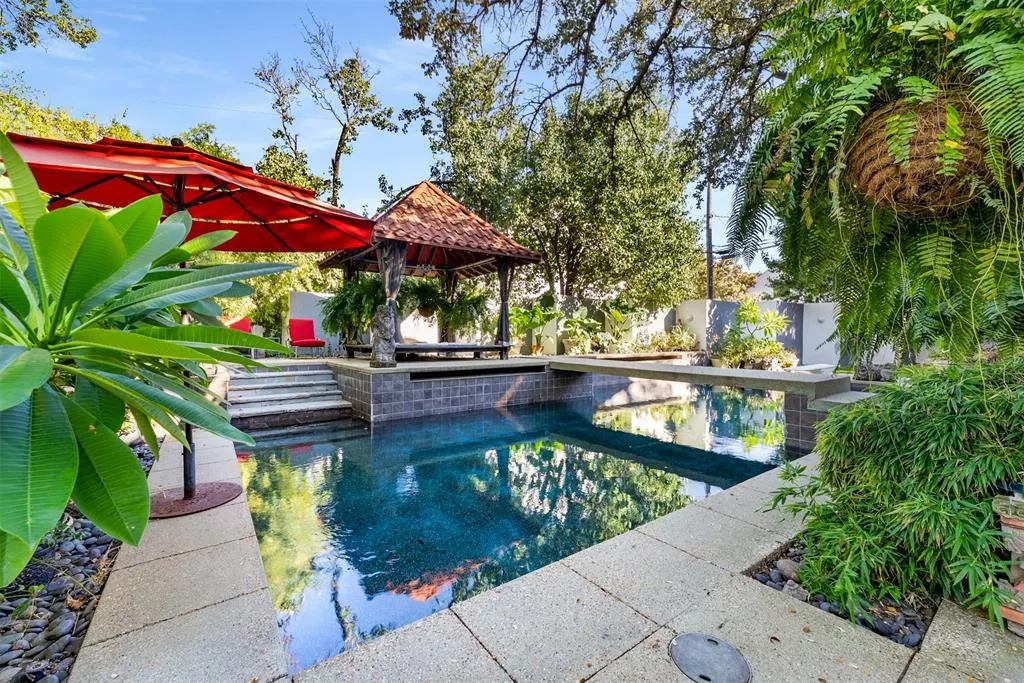 10406 Crestover Drive
