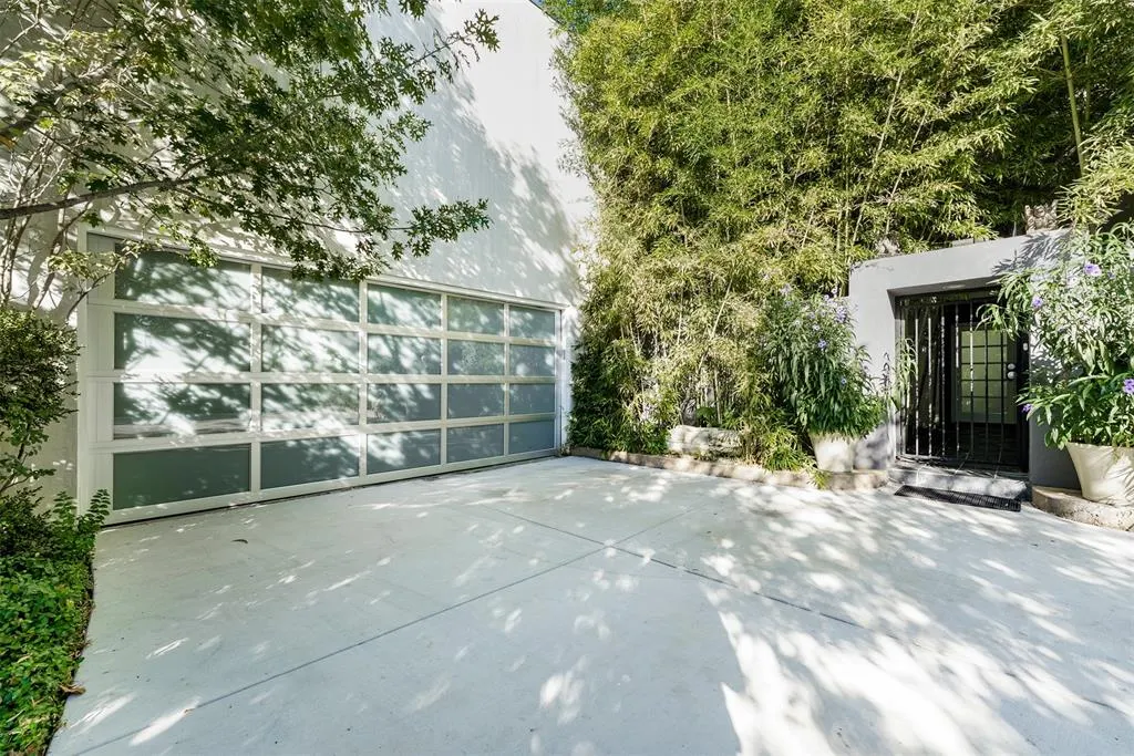 10406 Crestover Drive