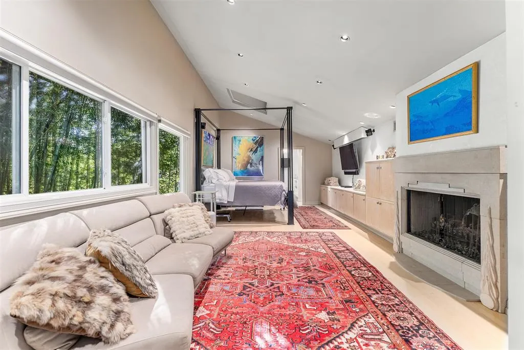 10406 Crestover Drive