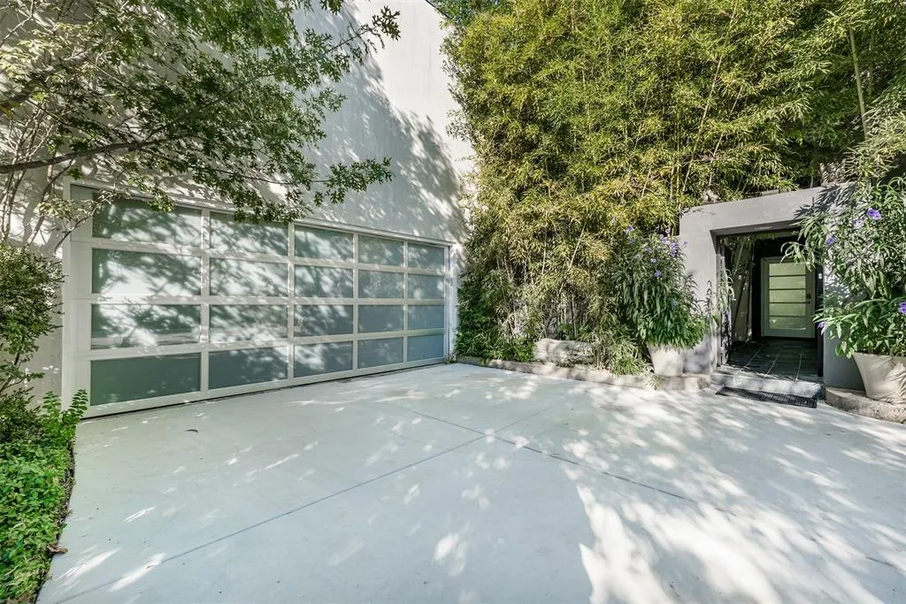 10406 Crestover Drive