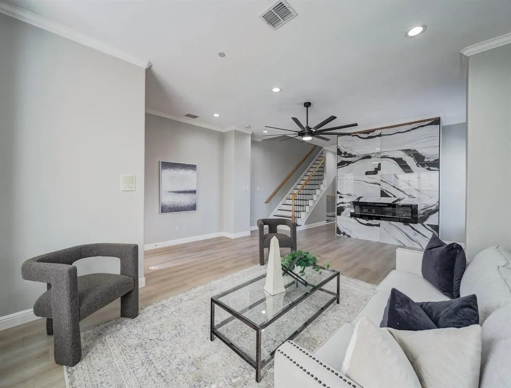 8285 Short Street