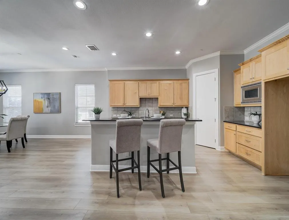 8285 Short Street