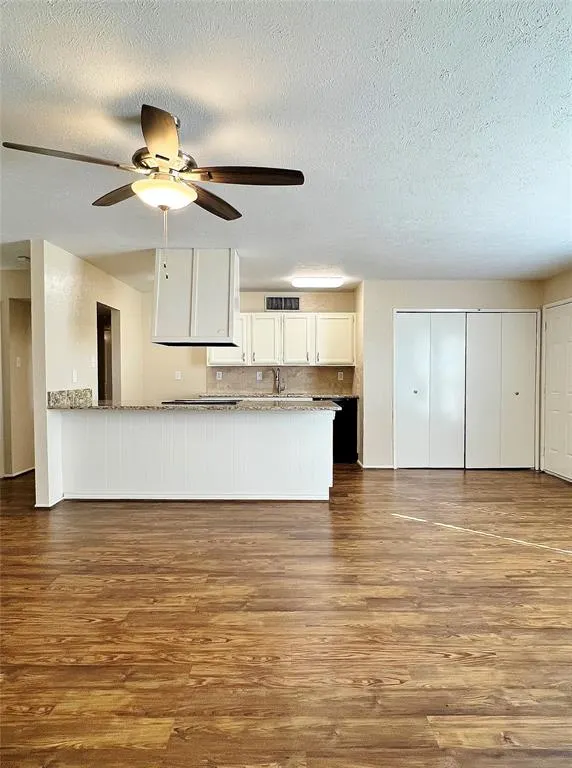 7132 Nutmeg Lane