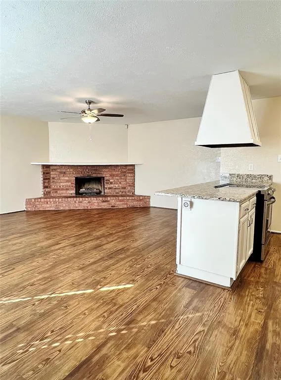 7132 Nutmeg Lane