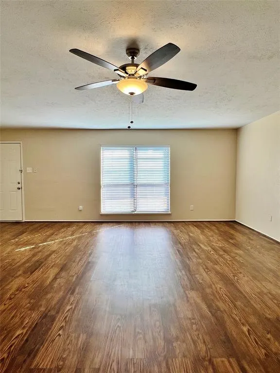 7132 Nutmeg Lane