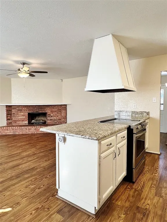 7132 Nutmeg Lane