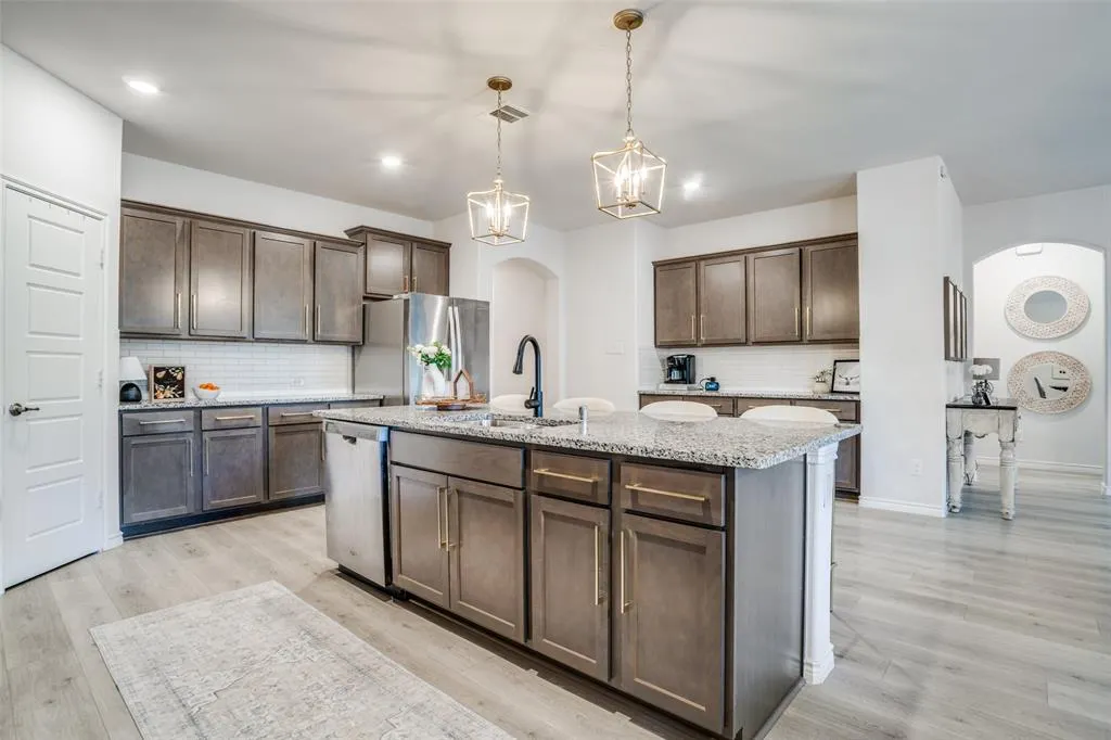 1013 Azure Lane