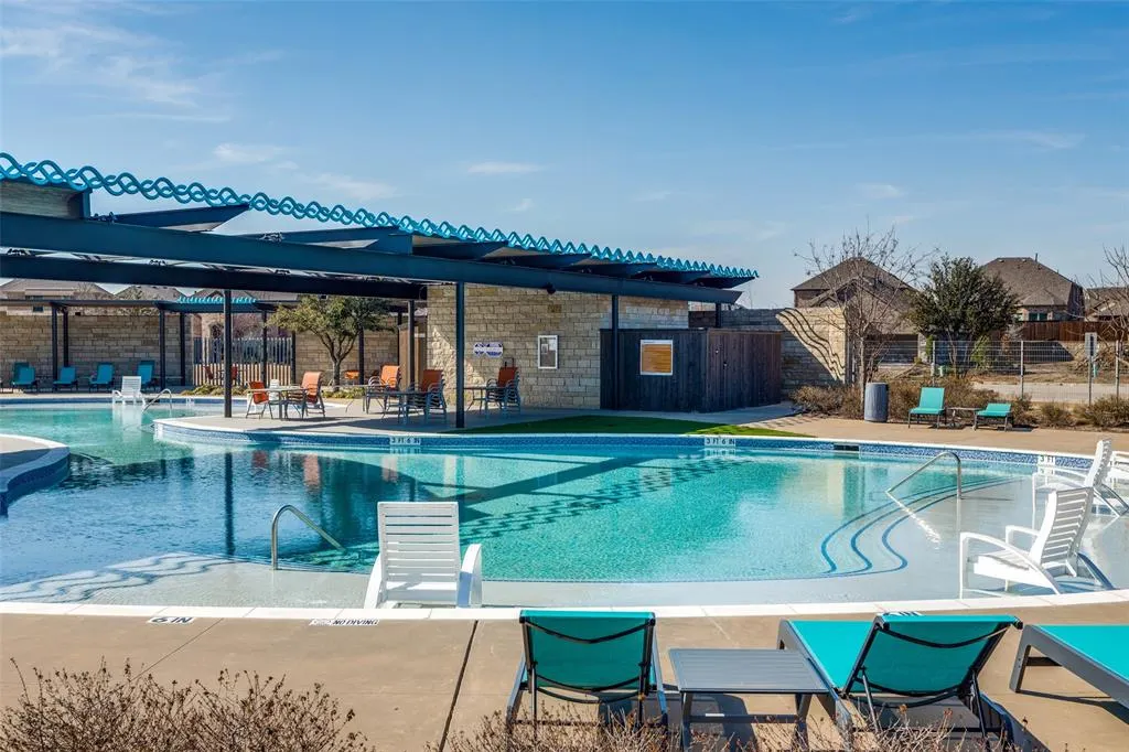 1013 Azure Lane