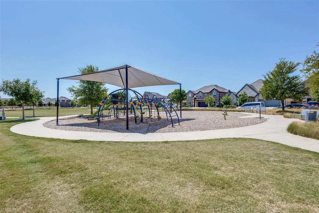 1013 Azure Lane