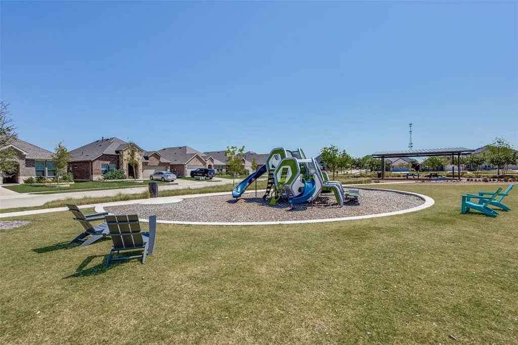 1013 Azure Lane