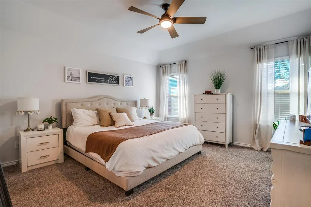 1013 Azure Lane