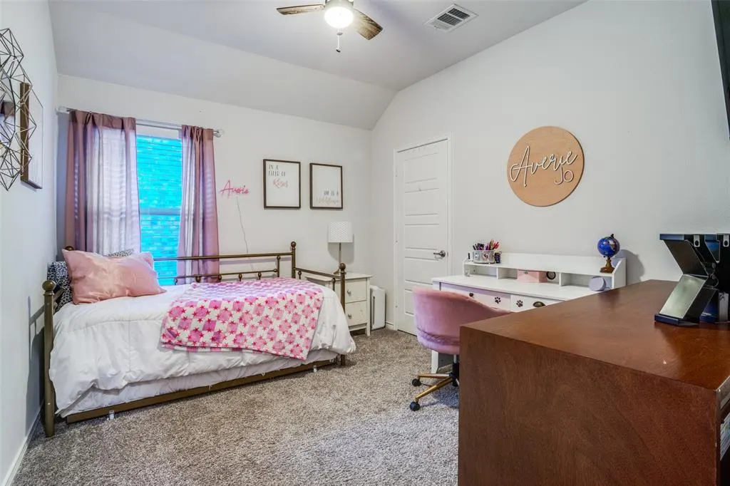 1013 Azure Lane