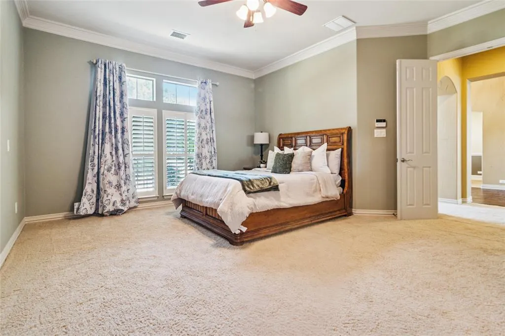 8113 Sutherland Lane