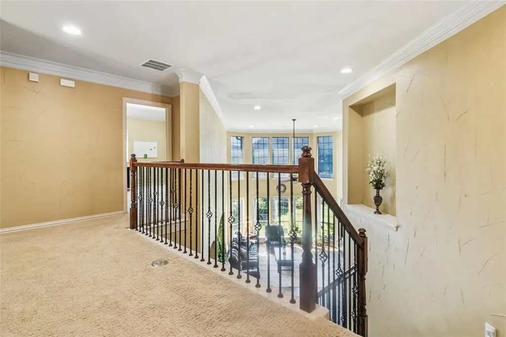 8113 Sutherland Lane