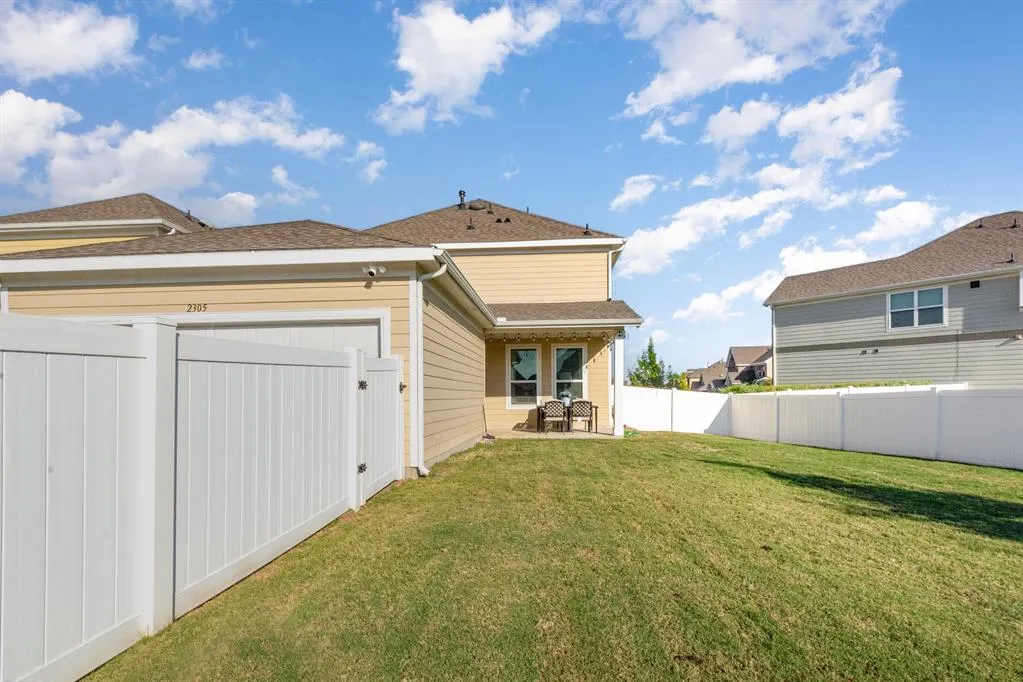 2305 Telfair Way