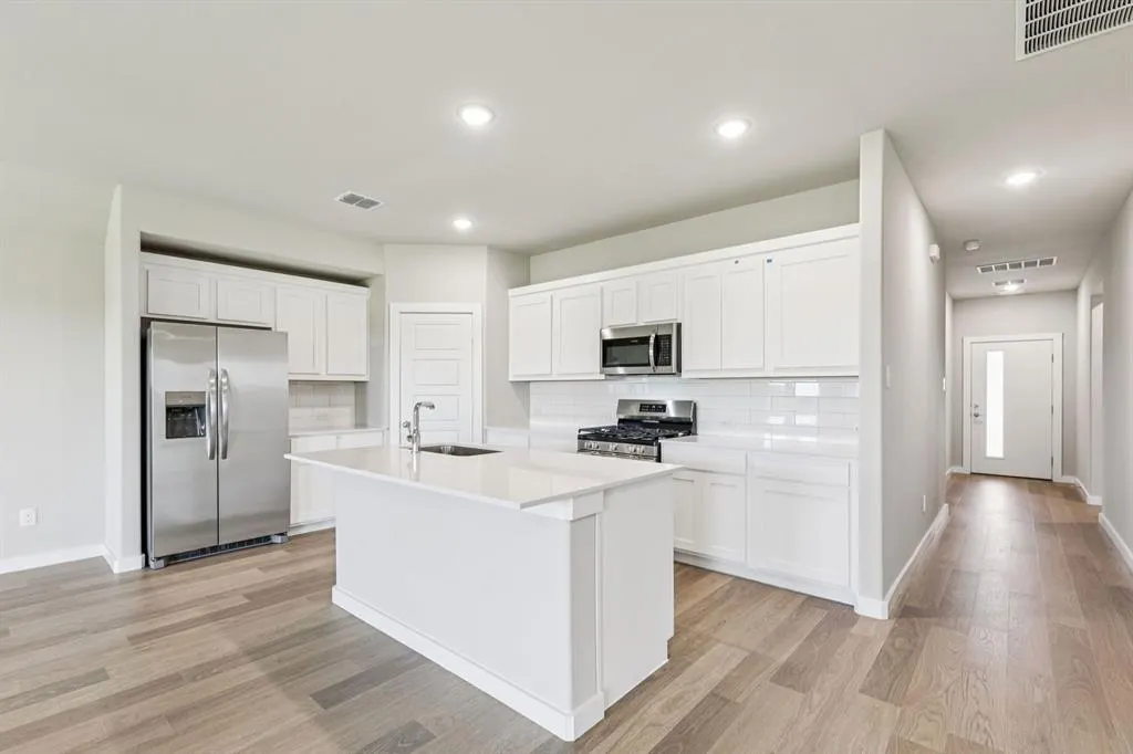 520 Regency Court