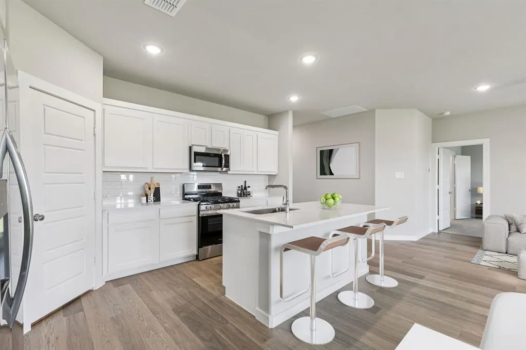 520 Regency Court