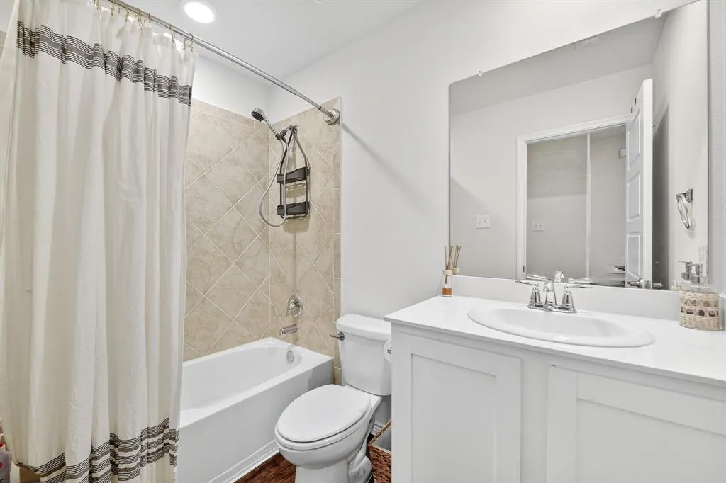 2209 Barx Drive