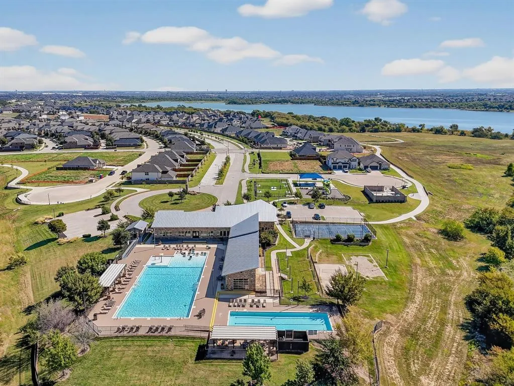 2209 Barx Drive