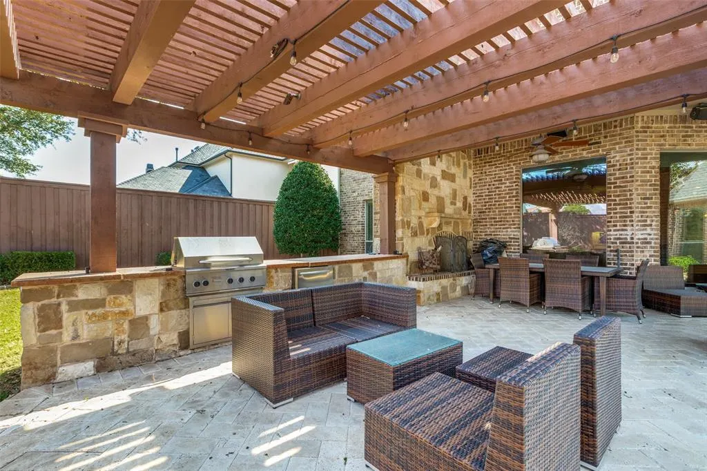 4546 Warwick Lane