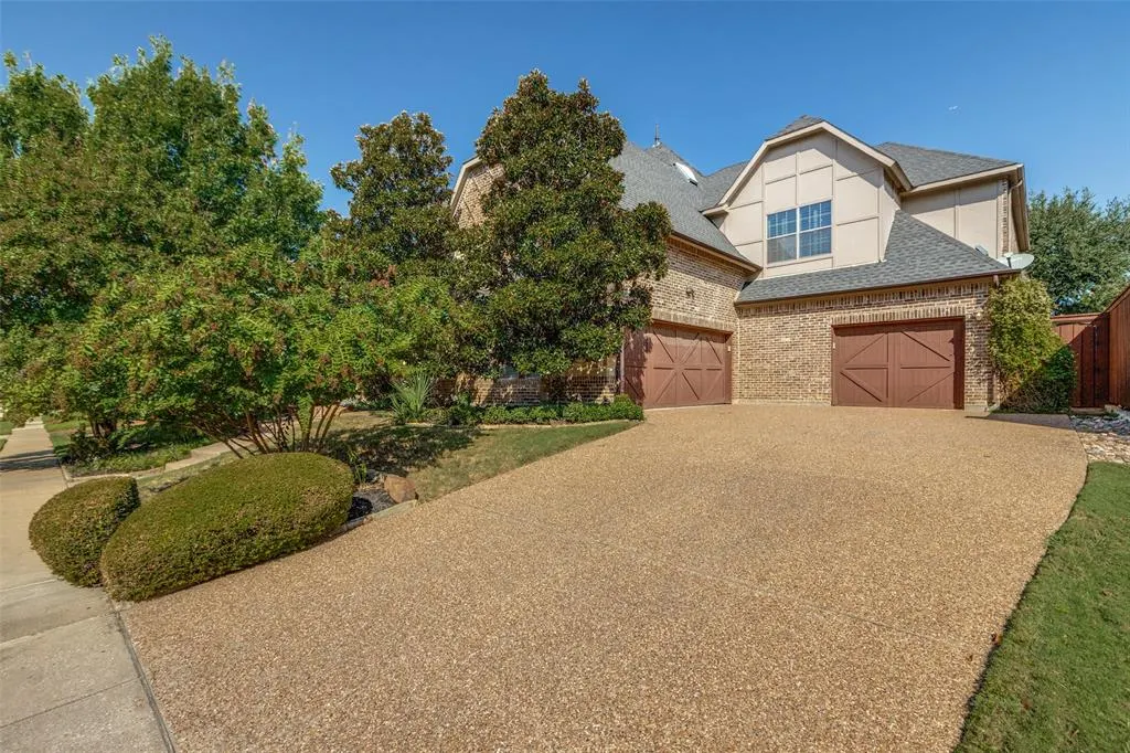 4546 Warwick Lane
