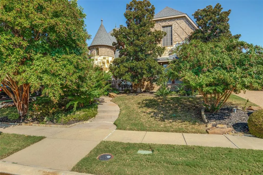 4546 Warwick Lane