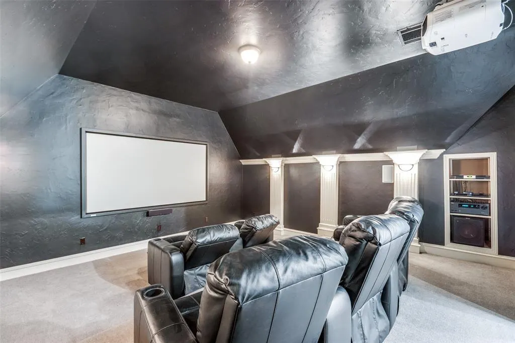 4546 Warwick Lane