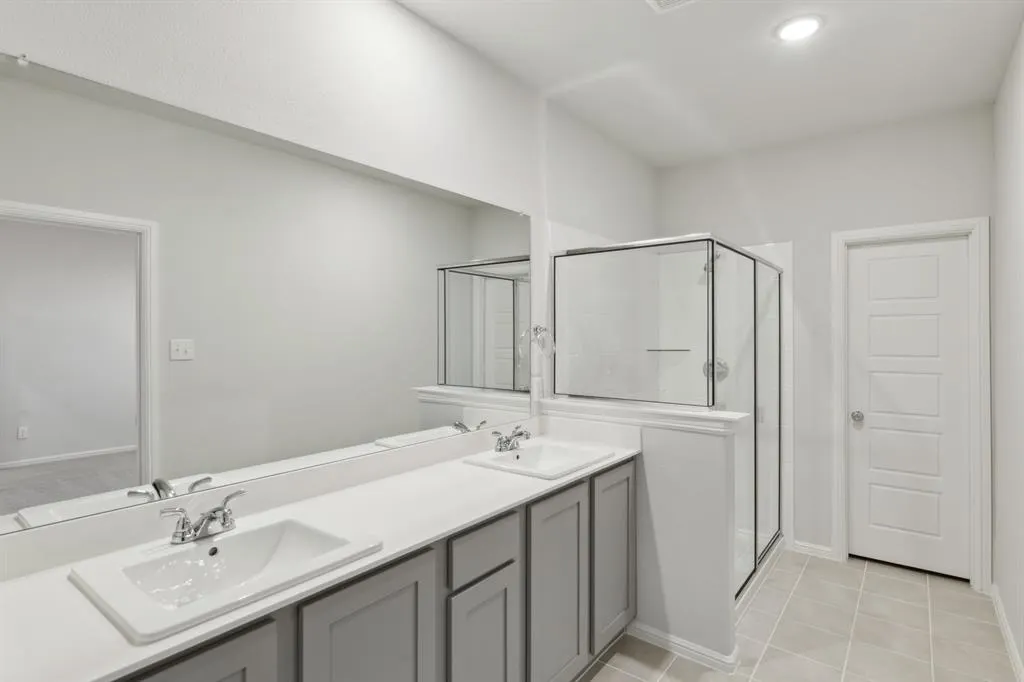 524 Regency Court
