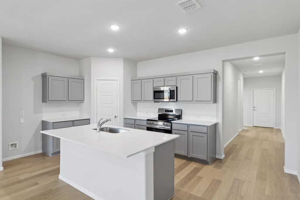 524 Regency Court