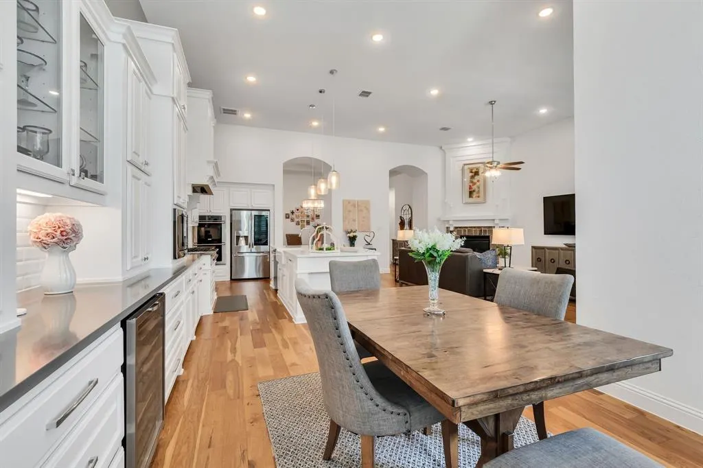 8516 Autumn Lake Trail