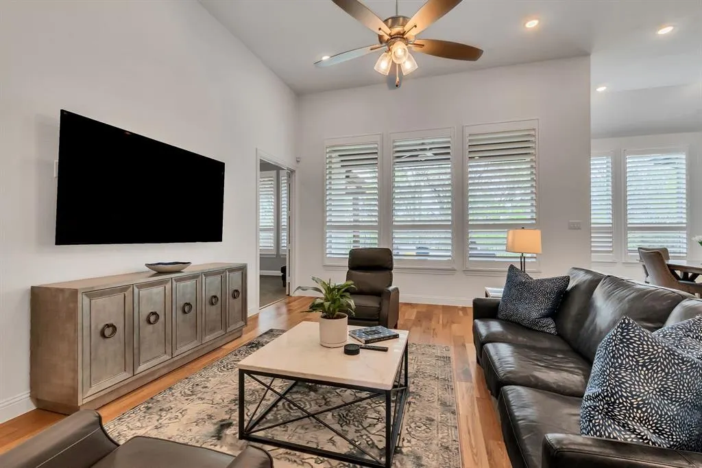 8516 Autumn Lake Trail