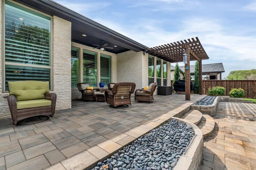 8516 Autumn Lake Trail