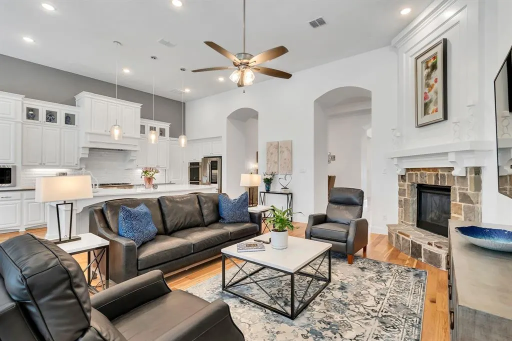 8516 Autumn Lake Trail