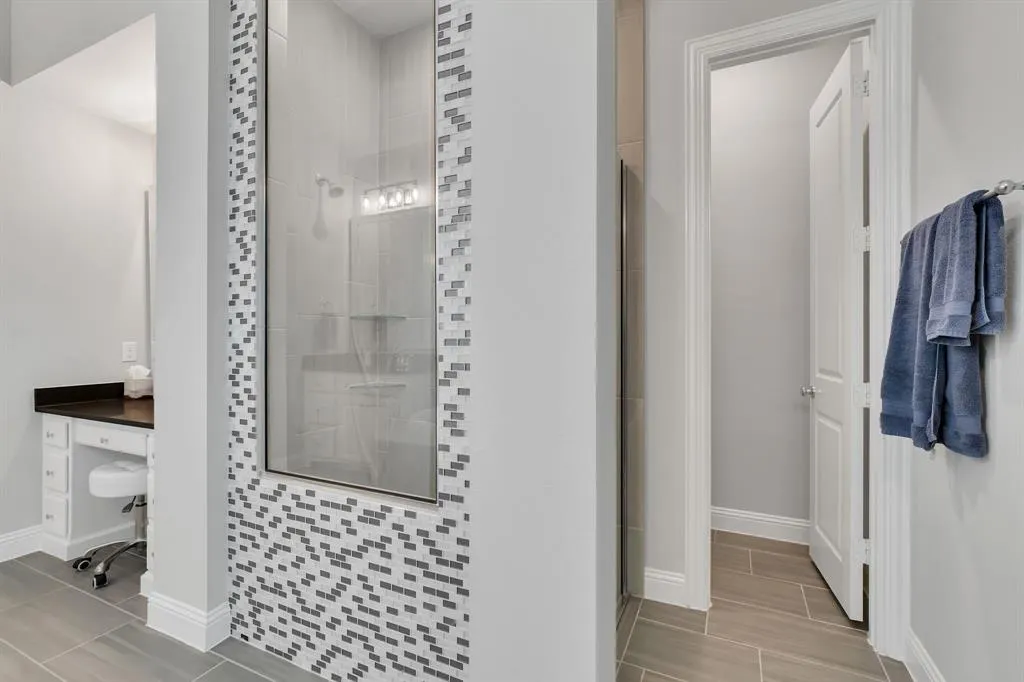 8516 Autumn Lake Trail