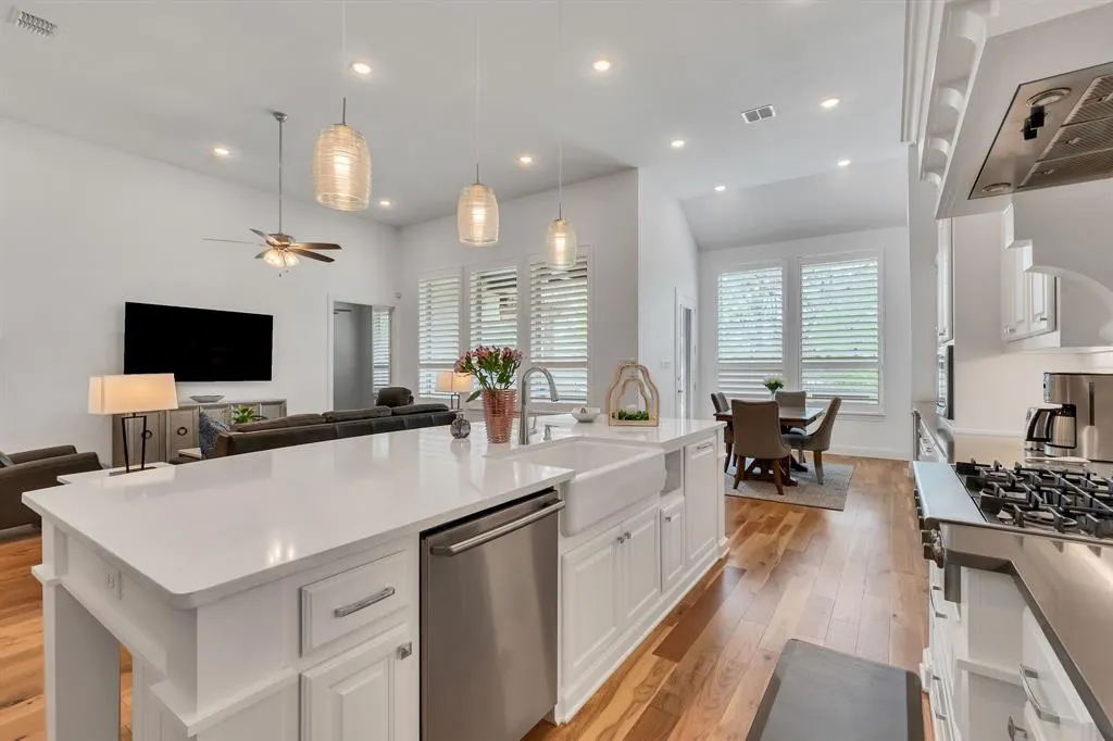 8516 Autumn Lake Trail