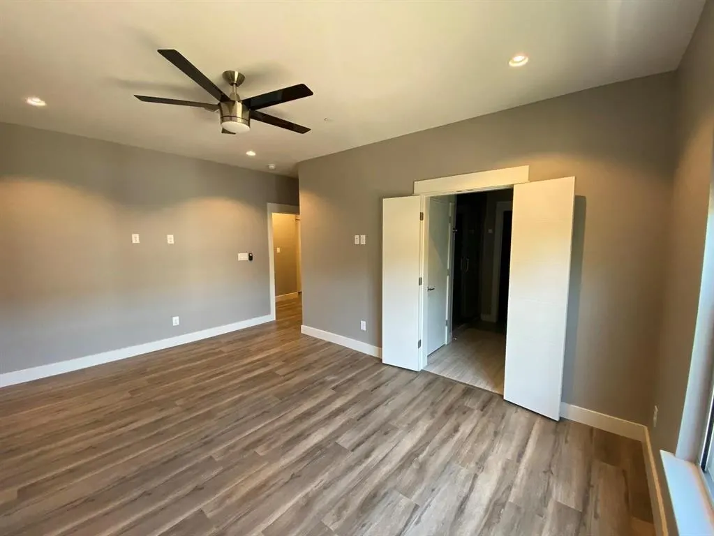 5711 Lindell Avenue, #104