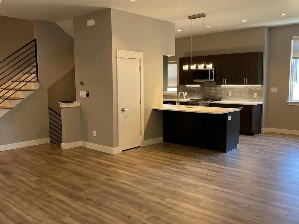 5711 Lindell Avenue, #104