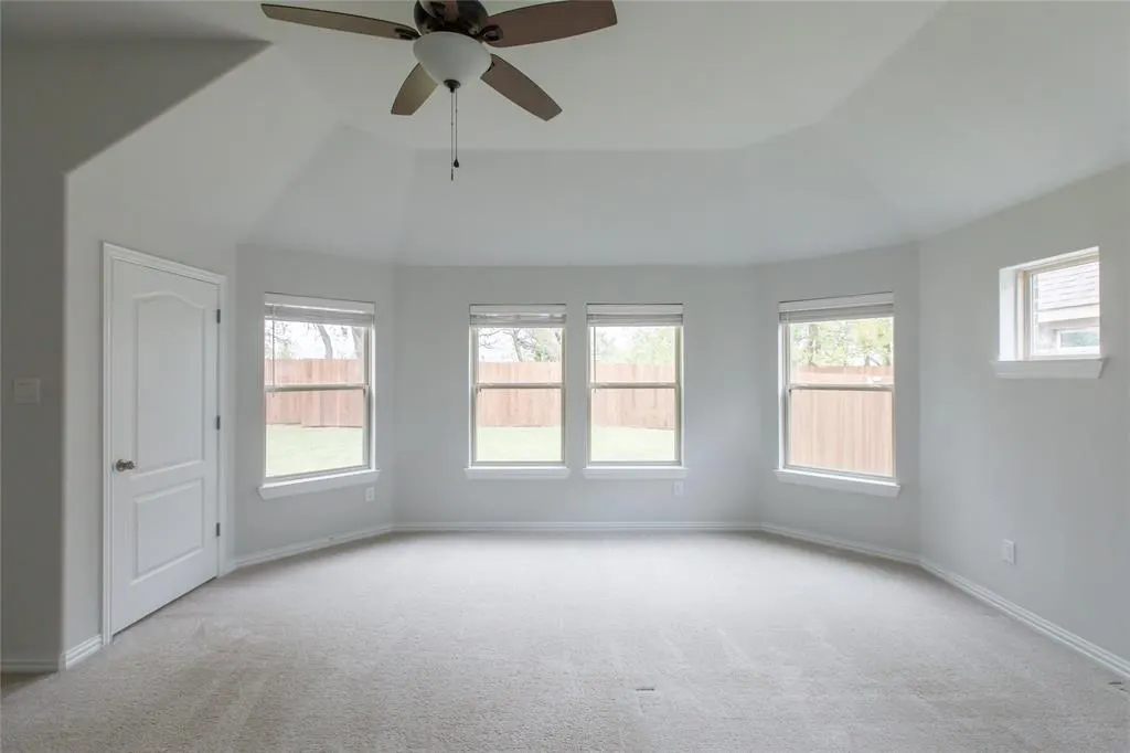 2811 Willow Lane