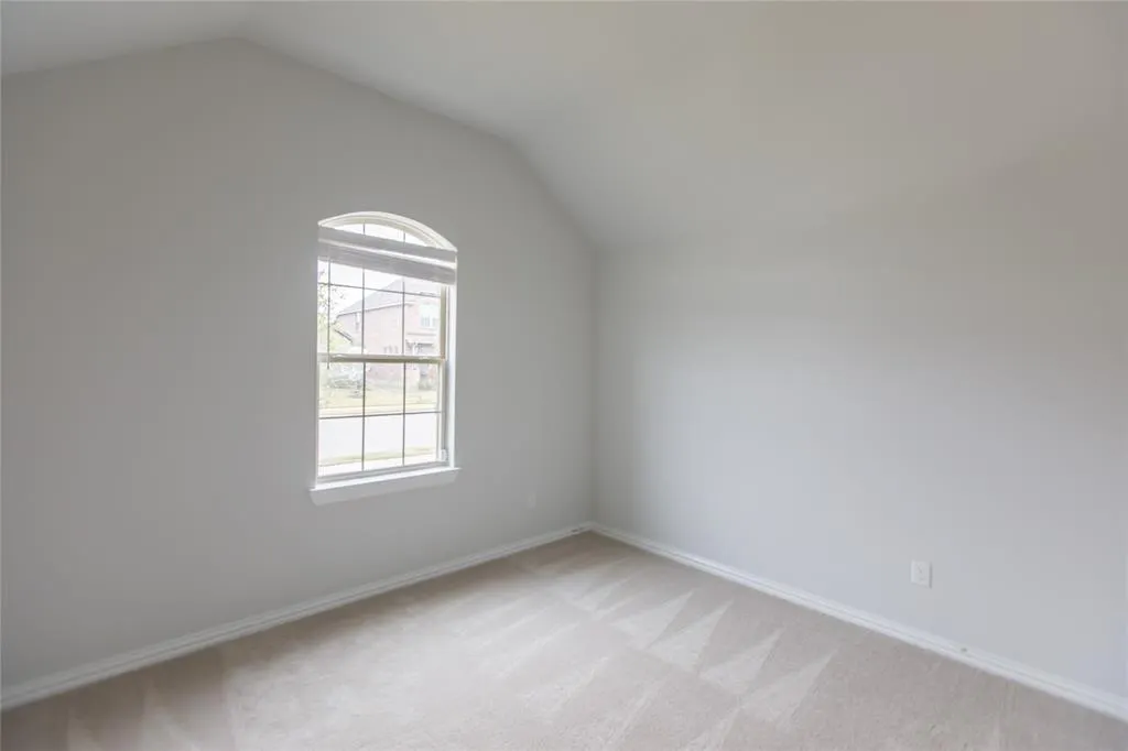 2811 Willow Lane