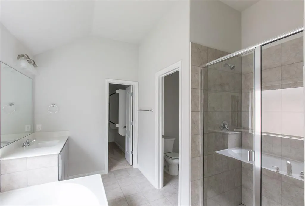 2811 Willow Lane